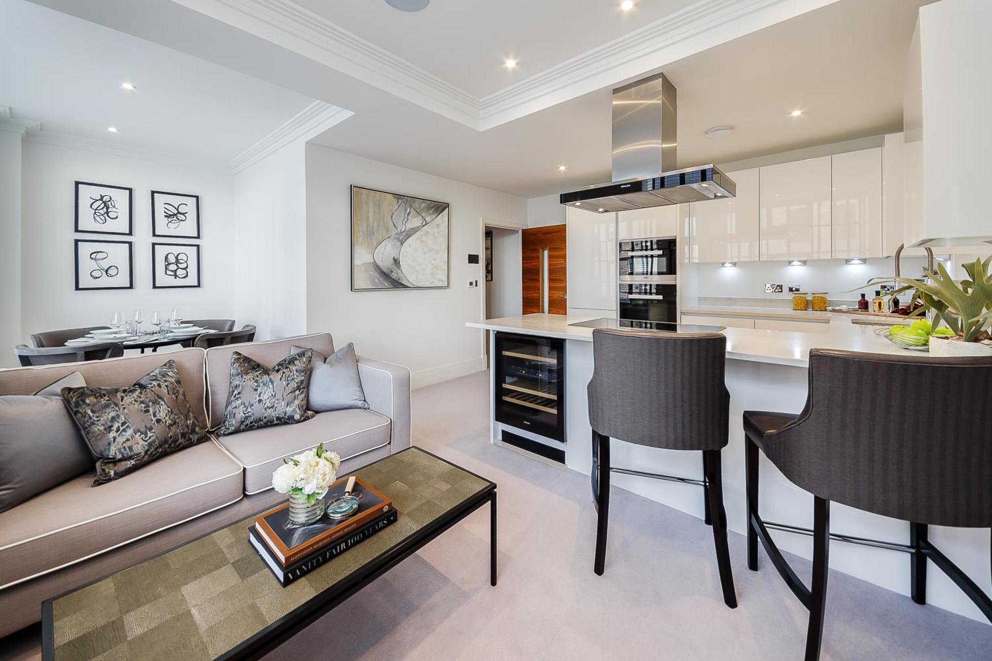 Palace Wharf Apartment *